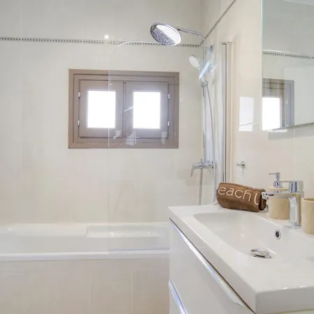 Apartmán Cosy, Modern, Fully Equipped, Air Conditioning, Historical, Old Town, 1minute Walk From - 