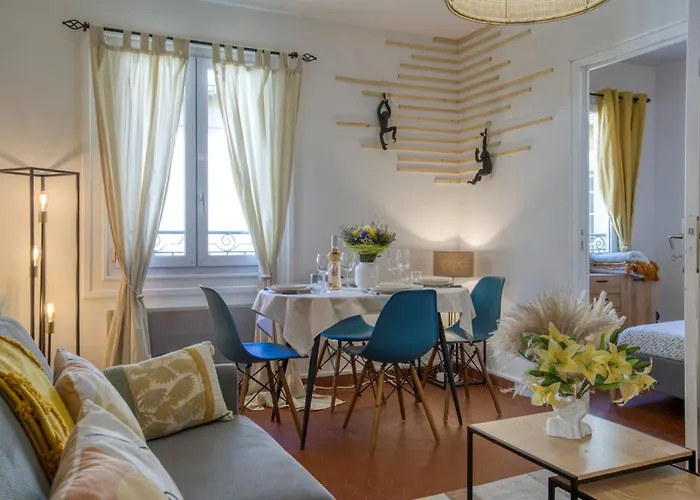 Apartmán Cosy, Modern, Fully Equipped, Air Conditioning, Historical, Old Town, 1minute Walk From - 