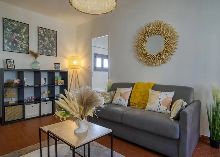 Cosy, Modern, Fully Equipped, Air Conditioning, Historical, Old Town, 1minute Walk From - 