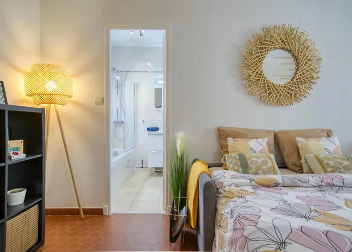 Apartmán Cosy, Modern, Fully Equipped, Air Conditioning, Historical, Old Town, 1minute Walk From - 