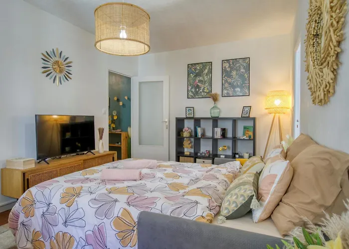 Cosy, Modern, Fully Equipped, Air Conditioning, Historical, Old Town, 1minute Walk From - 