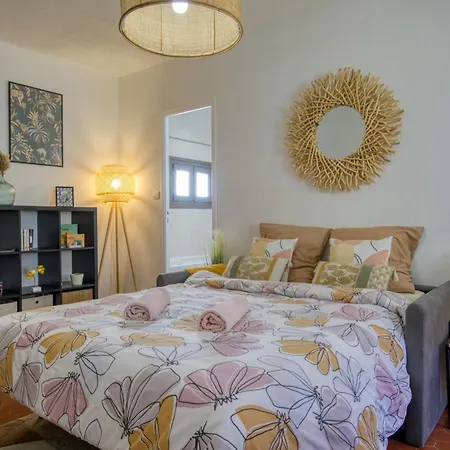 Cosy, Modern, Fully Equipped, Air Conditioning, Historical, Old Town, 1minute Walk From - 