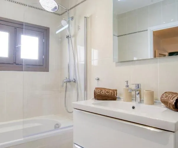 Cosy, Modern, Fully Equipped, Air Conditioning, Historical, Old Town, 1minute Walk From - 