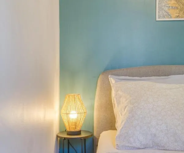 Cosy, Modern, Fully Equipped, Air Conditioning, Historical, Old Town, 1minute Walk From - 