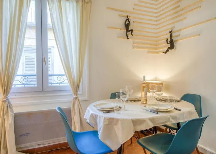 Lejlighed Cosy, Modern, Fully Equipped, Air Conditioning, Historical, Old Town, 1minute Walk From - 