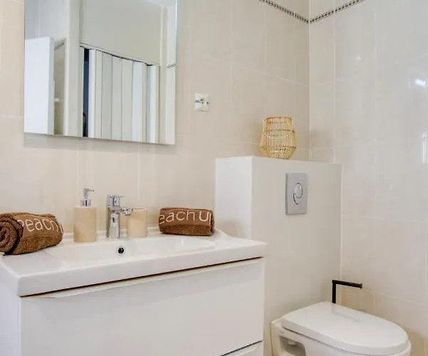 Cosy, Modern, Fully Equipped, Air Conditioning, Historical, Old Town, 1minute Walk From - 