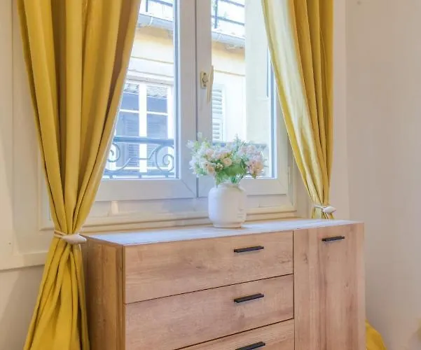 Cosy, Modern, Fully Equipped, Air Conditioning, Historical, Old Town, 1minute Walk From - 