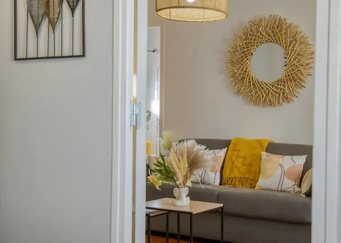 Lejlighed Cosy, Modern, Fully Equipped, Air Conditioning, Historical, Old Town, 1minute Walk From - 