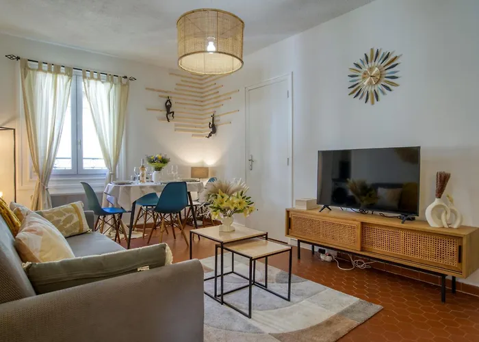 Cosy, Modern, Fully Equipped, Air Conditioning, Historical, Old Town, 1minute Walk From - 